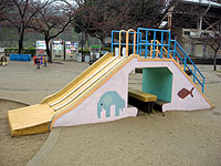 幼児コーナーの滑り台