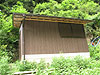 リフトの保守用の小屋か？