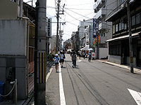 室町通仏光寺を西へ