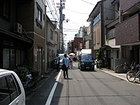 室町通仏光寺を西へ